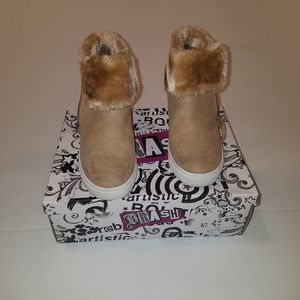 Brash ankled fur Wedge boot